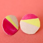 isly-handmade-leather-painted-earrings-pink-neon-1