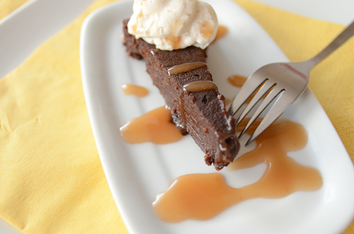 isly-for-twfd-chocolate-idiot-cake-salted-caramel-3