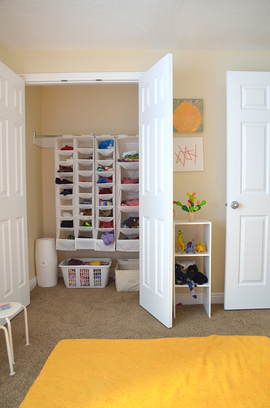 isly-zero-budget-project-penelope-and-felix-shared-room-12